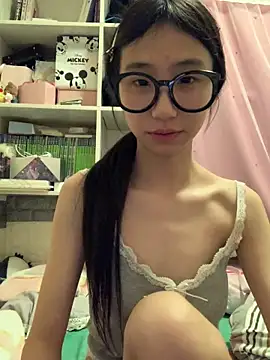 JennieKim RoseannePark online show from March 9, 2026, 5:50 pm