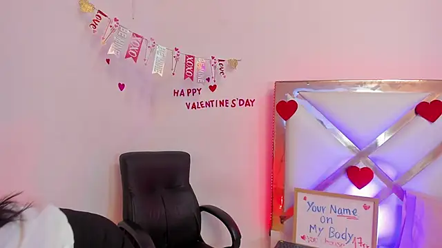 HayamiKioto online show from February 4, 2025, 12:33 pm