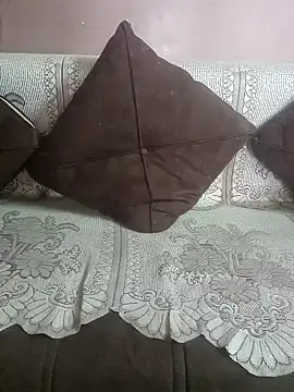 milf-kaira online show from October 31, 2025, 6:03 am