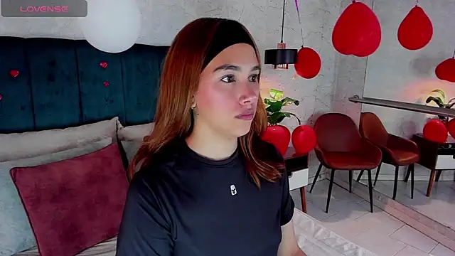 Snapshot of AdeleAndersonn chatting on February 18, 2026, 7:54 pm AdeleAndersonn online show from February 18, 2026, 7:54 pm