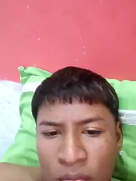 Tu papi 69  online show from October 6, 2025, 4:54 am