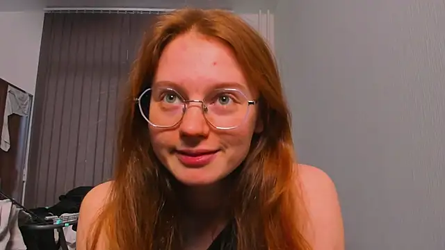 Snapshot of Fire_Luna chatting on December 6, 2024, 9:32 am Fire Luna online show from December 6, 2024, 9:32 am