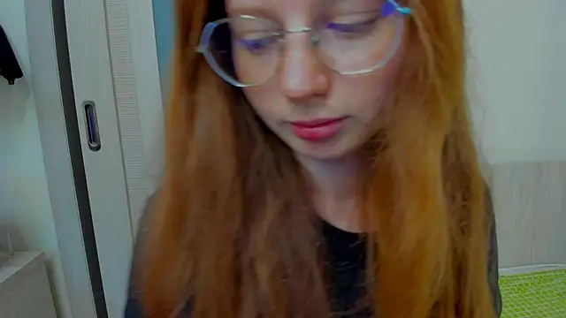 Snapshot of Fire_Luna chatting on September 9, 2025, 4:12 am Fire Luna online show from September 9, 2025, 4:12 am