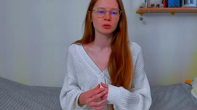 Snapshot of Fire_Luna chatting on February 16, 2026, 5:58 am Fire Luna online show from February 16, 2026, 5:58 am