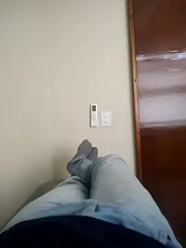 gatmoreno1 online show from December 17, 2025, 3:18 pm