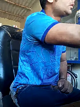 Snapshot of Priynkarani chatting on November 27, 2025, 4:36 am Priynkarani online show from November 27, 2025, 4:36 am