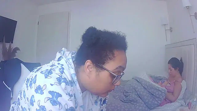 Snapshot of vanilla_chocolate23 chatting on April 7, 2026, 9:32 am vanilla chocolate23 online show from April 7, 2026, 9:32 am