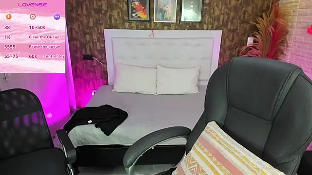 dulce  love69 online show from March 21, 2025, 2:28 am