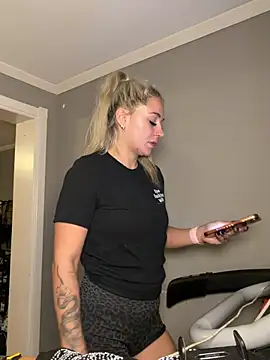 lexybabyxo online show from July 15, 2026, 9:03 am