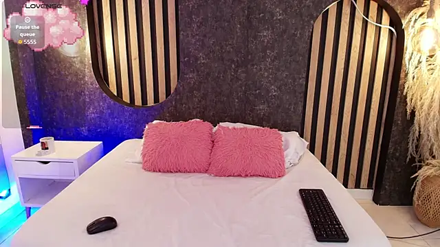 miss10 antonella online show from September 11, 2025, 12:05 pm