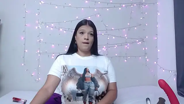 Nicol Love0 online show from March 10, 2025, 10:48 am