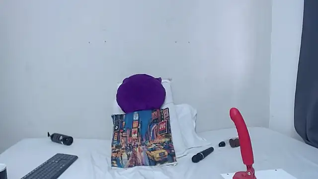 Nicol Love0 online show from March 20, 2025, 2:10 pm