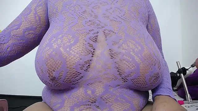 Nicol Love0 online show from October 7, 2025, 11:40 am