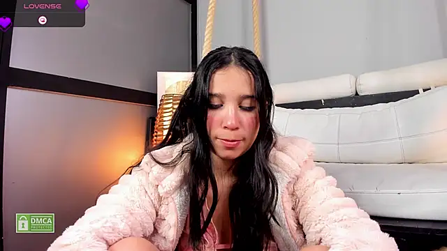 aisha   online show from January 12, 2025, 5:03 am