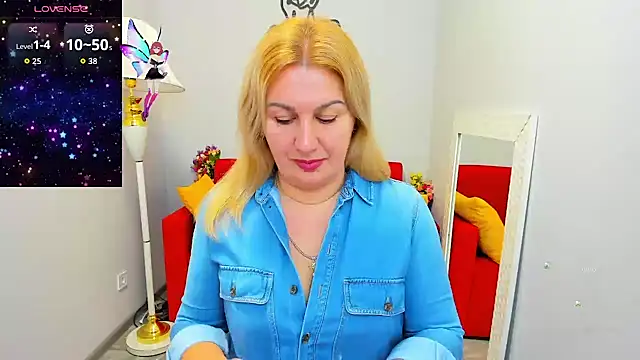 Lili Crossi online show from November 3, 2025, 6:36 am