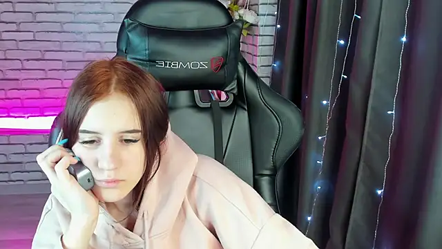 Snapshot of Tonya_Gray chatting on January 3, 2025, 6:33 am Tonya Gray online show from January 3, 2025, 6:33 am