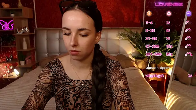 Snapshot of AuroraAksnesss chatting on March 12, 2025, 5:38 pm AuroraAksnesss online show from March 12, 2025, 5:38 pm