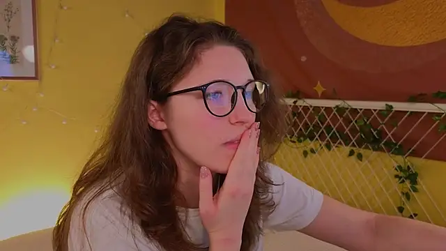 cherry lea online show from November 18, 2025, 5:17 pm