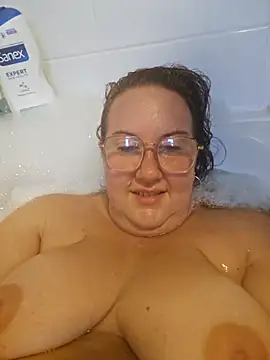 Snapshot of Bekahblows chatting on October 8, 2025, 5:21 pm Bekahblows online show from October 8, 2025, 5:21 pm