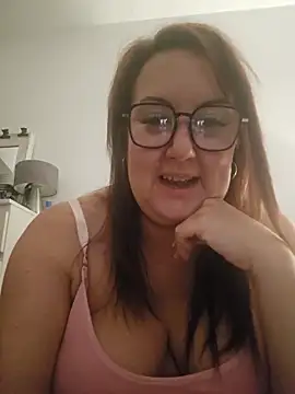 Snapshot of Bekahblows chatting on November 19, 2025, 5:51 am Bekahblows online show from November 19, 2025, 5:51 am