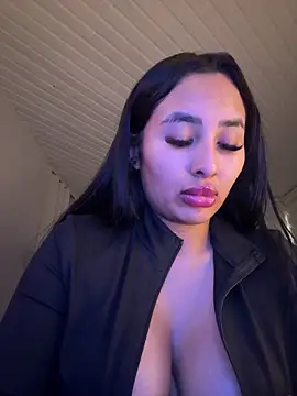 Anily Lovely online show from January 5, 2026, 10:24 pm