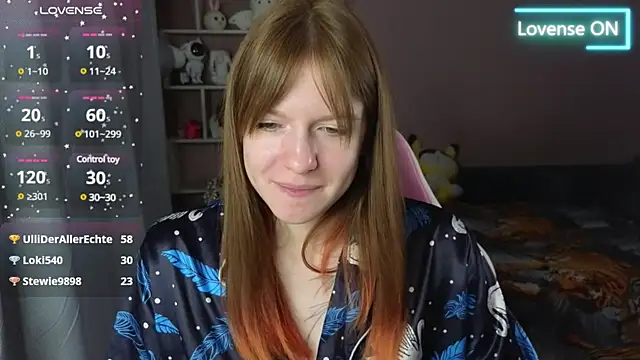 Snapshot of CassieJuice69 chatting on February 18, 2025, 1:32 am CassieJuice69 online show from February 18, 2025, 1:32 am