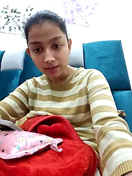 Snapshot of Aleena_Rai chatting on December 8, 2024, 6:39 pm Aleena Rai online show from December 8, 2024, 6:39 pm