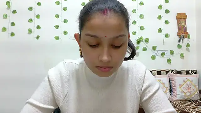 Snapshot of Aleena_Rai chatting on November 6, 2025, 7:37 pm Aleena Rai online show from November 6, 2025, 7:37 pm