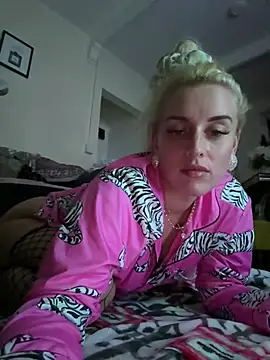 Snapshot of Barbie_26 chatting on December 30, 2024, 9:40 pm Barbie 26 online show from December 30, 2024, 9:40 pm