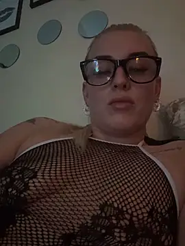 Snapshot of Barbie_26 chatting on January 4, 2025, 9:09 pm Barbie 26 online show from January 4, 2025, 9:09 pm