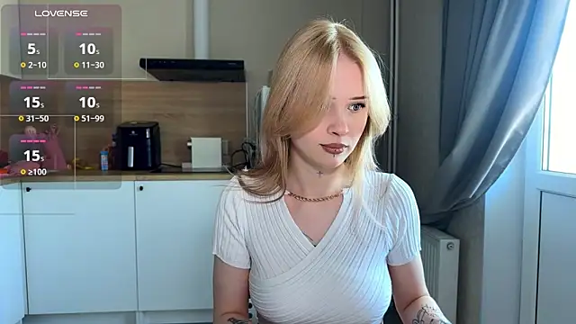 Snapshot of lisa_barbie chatting on May 2, 2026, 9:25 am lisa barbie online show from May 2, 2026, 9:25 am