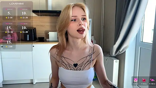 Snapshot of lisa_barbie chatting on May 6, 2026, 9:03 am lisa barbie online show from May 6, 2026, 9:03 am
