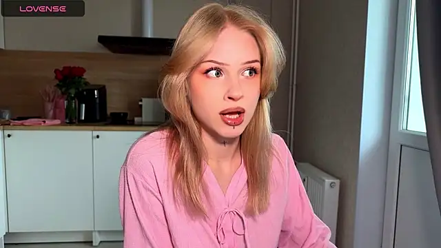 Snapshot of lisa_barbie chatting on May 16, 2026, 9:17 am lisa barbie online show from May 16, 2026, 9:17 am