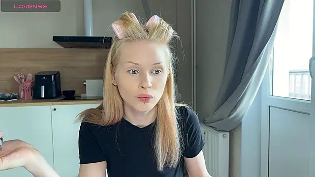 Snapshot of lisa_barbie chatting on May 26, 2026, 5:03 am lisa barbie online show from May 26, 2026, 5:03 am