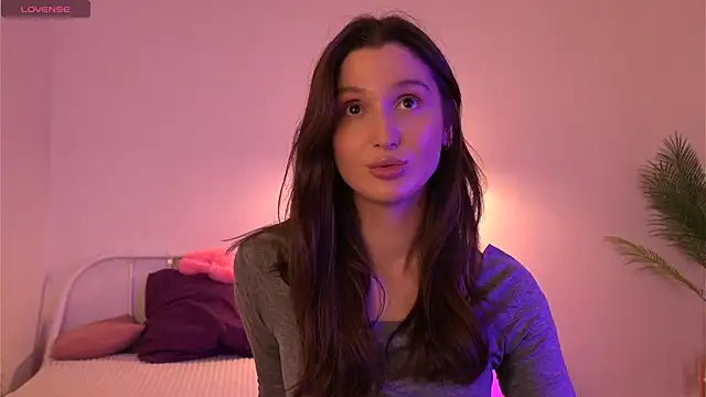 tender babyy online show from September 27, 2025, 1:05 pm