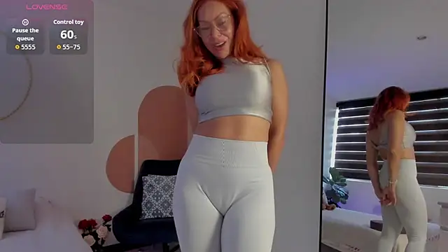 AvaCollinss online show from December 19, 2025, 12:23 pm