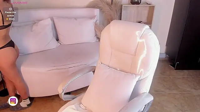 Amy Kiitty  online show from February 20, 2025, 7:52 pm