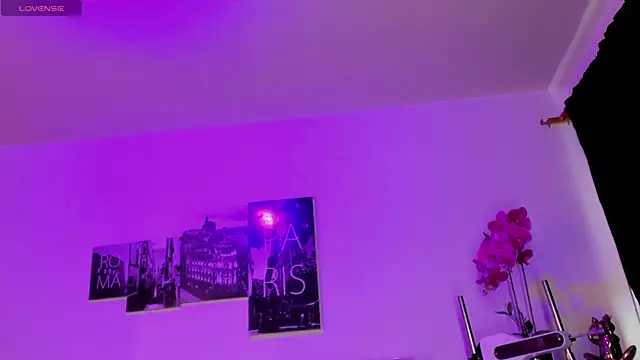 Amy Kiitty  online show from October 2, 2025, 1:07 pm