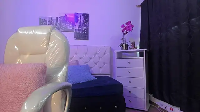 Snapshot of Amy_Kiitty_ chatting on February 14, 2026, 12:57 pm Amy Kiitty online show from February 14, 2026, 12:57 pm