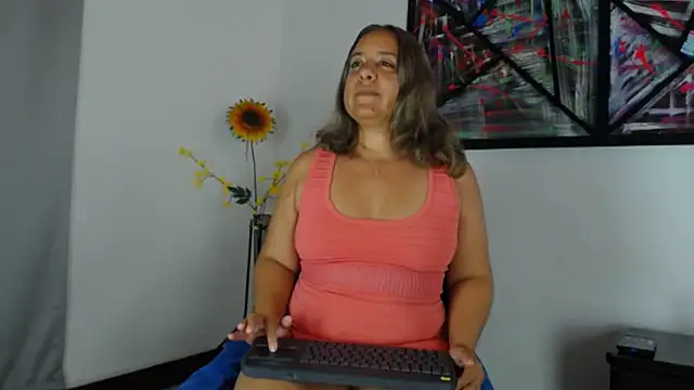 Iivana 19 online show from March 19, 2025, 8:32 pm