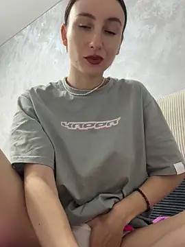 Snapshot of viviandaimond1 chatting on November 3, 2025, 5:47 pm viviandaimond1 online show from November 3, 2025, 5:47 pm