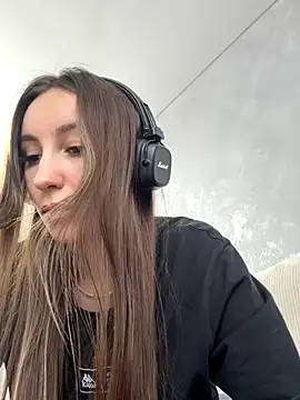 Snapshot of viviandaimond1 chatting on November 13, 2025, 10:36 am viviandaimond1 online show from November 13, 2025, 10:36 am