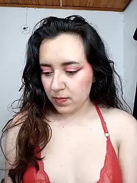 Snapshot of Emi_chik chatting on December 13, 2024, 3:38 am Emi chik online show from December 13, 2024, 3:38 am