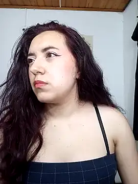 Snapshot of Emi_chik chatting on December 27, 2024, 10:55 am Emi chik online show from December 27, 2024, 10:55 am