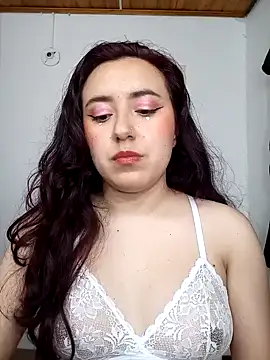 Snapshot of Emi_chik chatting on December 29, 2024, 3:00 am Emi chik online show from December 29, 2024, 3:00 am