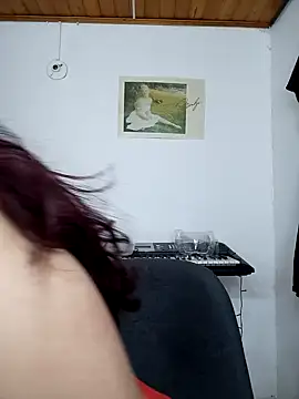 Snapshot of Emi_chik chatting on January 3, 2025, 10:52 am Emi chik online show from January 3, 2025, 10:52 am