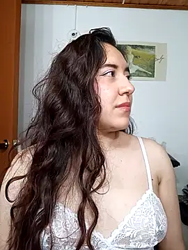 Snapshot of Emi_chik chatting on October 12, 2025, 10:58 am Emi chik online show from October 12, 2025, 10:58 am