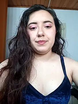 Snapshot of Emi_chik chatting on October 29, 2025, 11:34 am Emi chik online show from October 29, 2025, 11:34 am