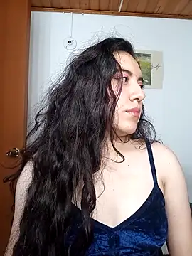 Snapshot of Emi_chik chatting on December 3, 2025, 10:24 am Emi chik online show from December 3, 2025, 10:24 am