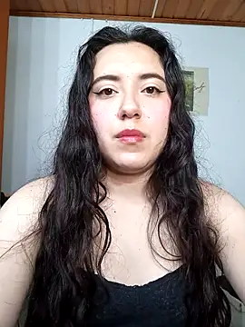 Snapshot of Emi_chik chatting on December 23, 2025, 10:35 am Emi chik online show from December 23, 2025, 10:35 am